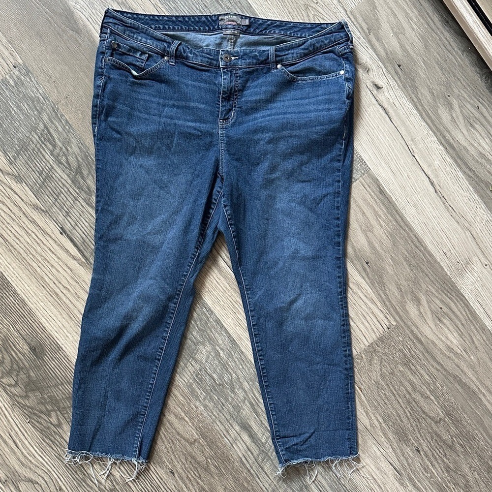 Torrid crop boyfriend vintage stretch denim blue Jeans raw hem women's size 22